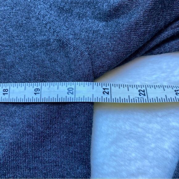 Agave Denim Crew Neck Long Sleeve Gray Lexington Fine Gauge Knit Sweater. Size M - Picture 10 of 13